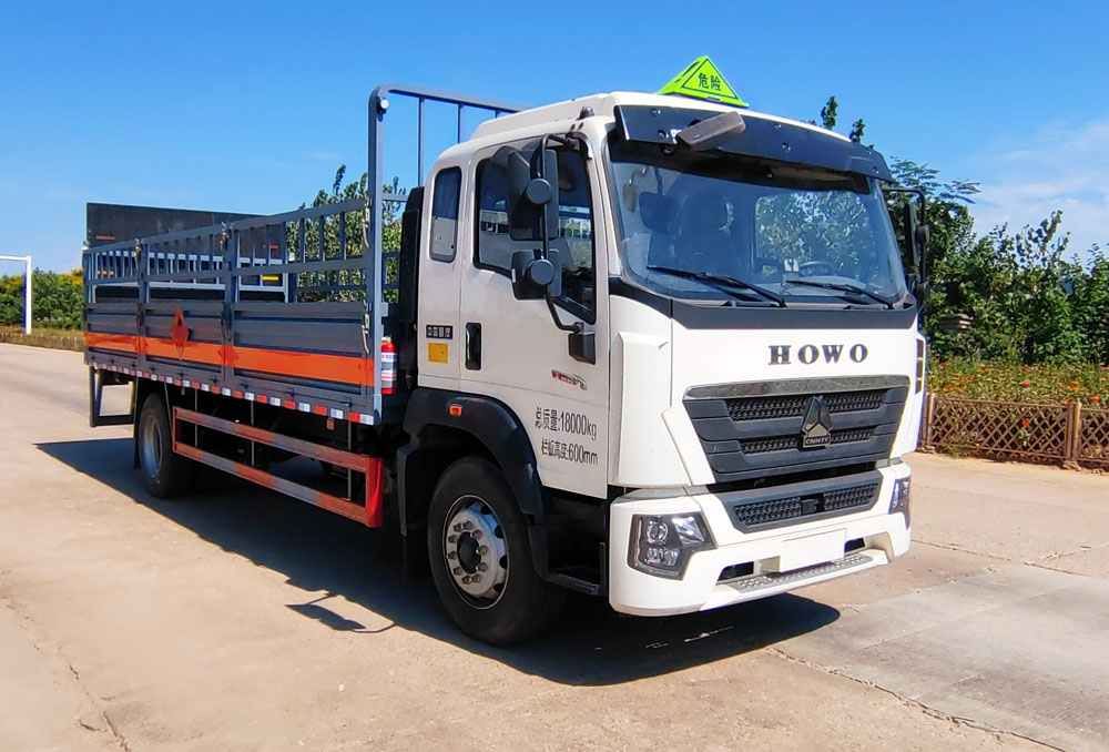 大力牌DLQ5187TQPZZ6氣瓶運(yùn)輸車公告圖片