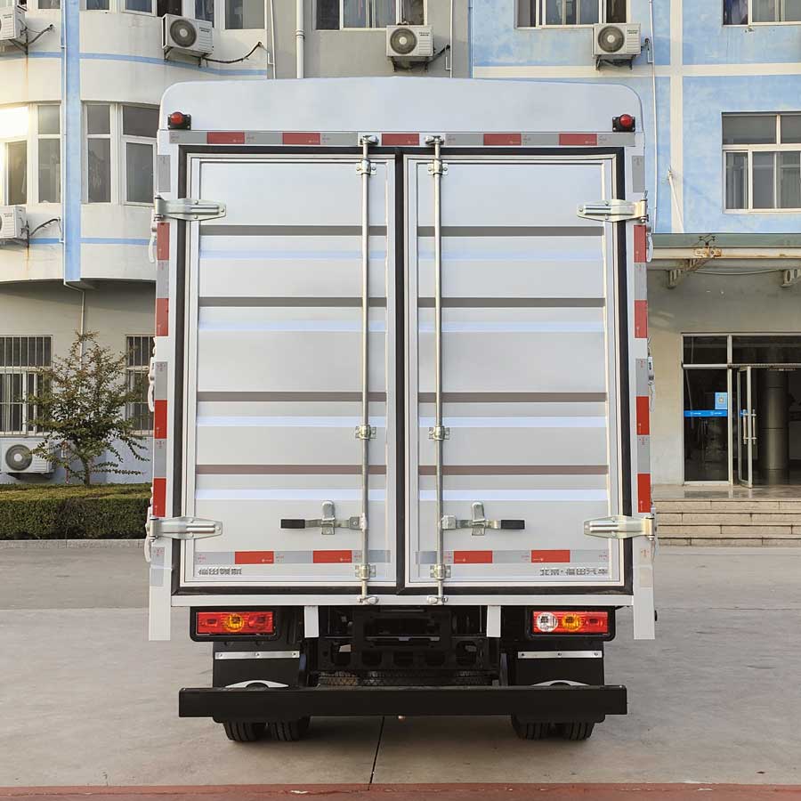 福田牌BJ5045CCY9PBA-58倉(cāng)柵式運(yùn)輸車公告圖片