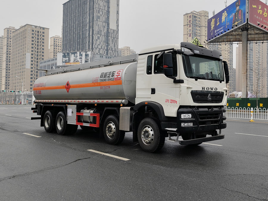 專威牌HTW5327GRYZN6易燃液體罐式運輸車公告圖片