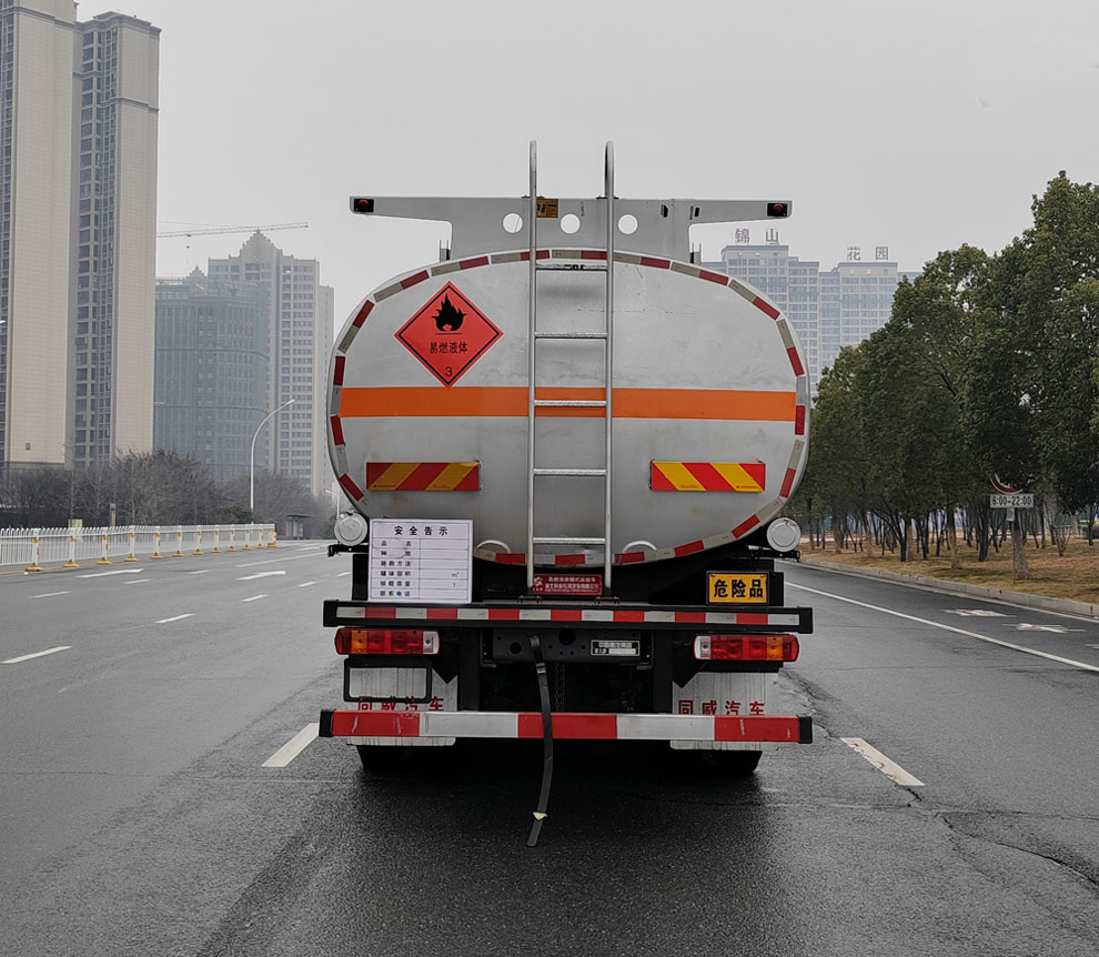 專威牌HTW5327GRYZN6易燃液體罐式運輸車公告圖片