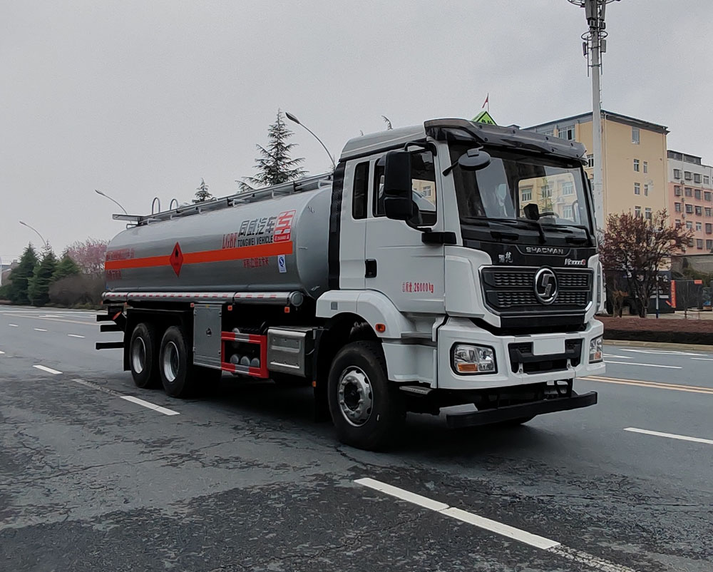 专威牌HTW5260GRYSN6易燃液体罐式运输车