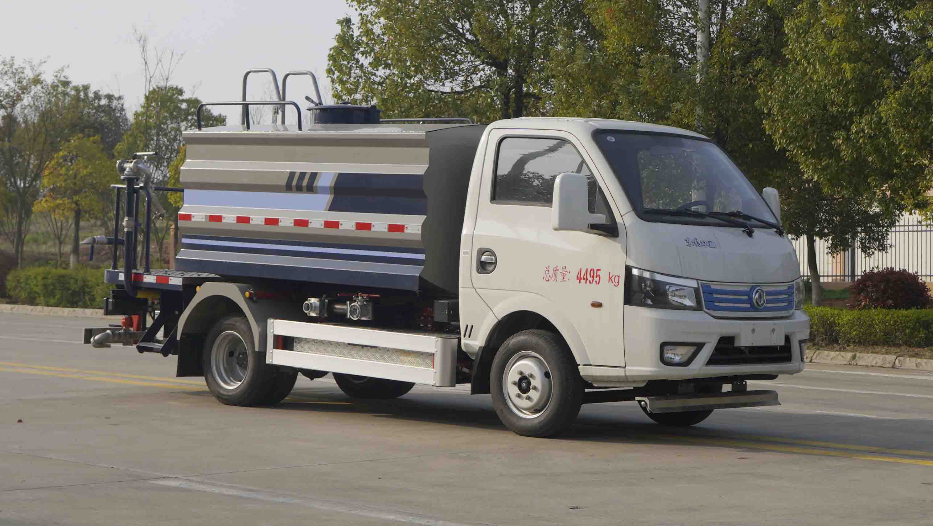 凱力風(fēng)牌KLF5042TYHBEV純電動(dòng)路面養(yǎng)護(hù)車公告圖片