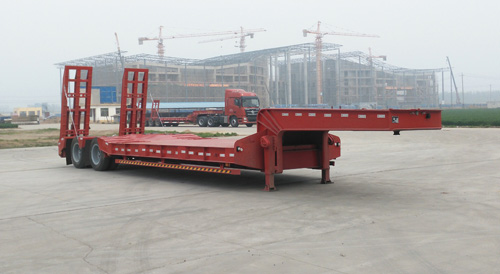 同强牌13.8米27.7吨2轴低平板半挂车(LJL9350TDP)