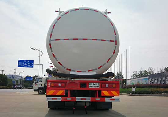华威驰乐牌SGZ5250GFLSX6L低密度粉粒物料运输车公告图片