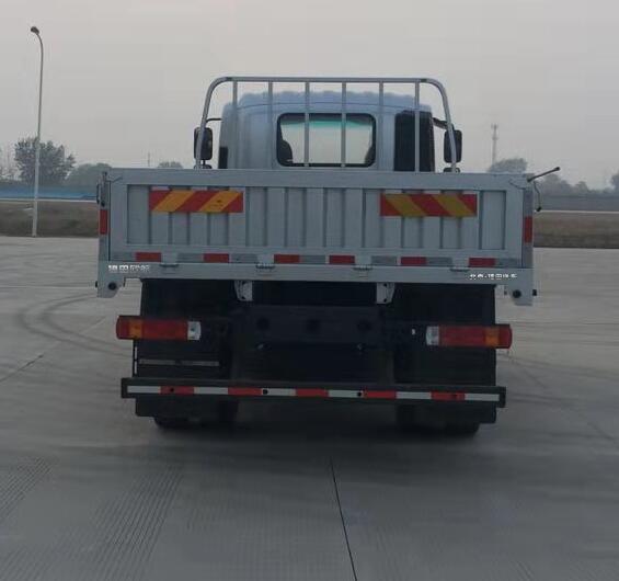 BJ1186VLPFK-6M 福田牌220马力单桥柴油6.8米国六载货汽车图片