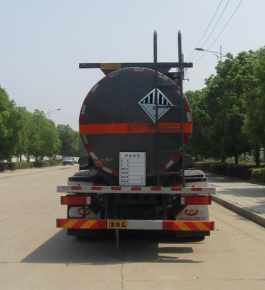 中汽力威牌HLW5320GZWD6雜項(xiàng)危險(xiǎn)物品罐式運(yùn)輸車公告圖片