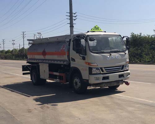 专威牌HTW5120GJYJHC6加油车