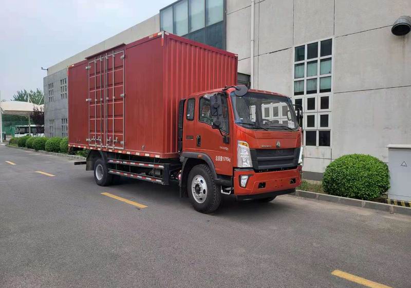 豪沃牌ZZ5167XXYH4715F1厢式运输车