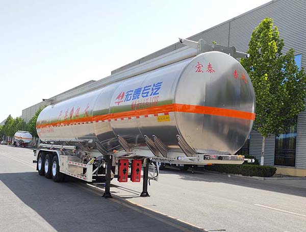 正康宏泰牌12.6米34吨3轴铝合金易燃液体罐式运输半挂车(HHT9406GRYF)