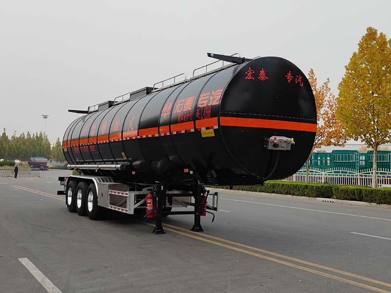 正康宏泰牌12.8米32.2吨3轴易燃液体罐式运输半挂车(HHT9405GRYF)