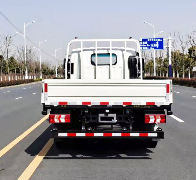 HFC1043P72K1C7S 江淮牌129马力单桥柴油4.2米国六载货汽车图片