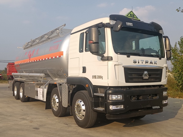 永強(qiáng)牌YQ5320GRYCYZN易燃液體罐式運(yùn)輸車公告圖片