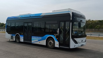 燃料电池低入口城市客车