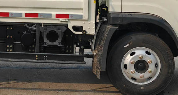 解放牌CA5048CCYP40L2BEVA85純電動倉柵式運(yùn)輸車公告圖片