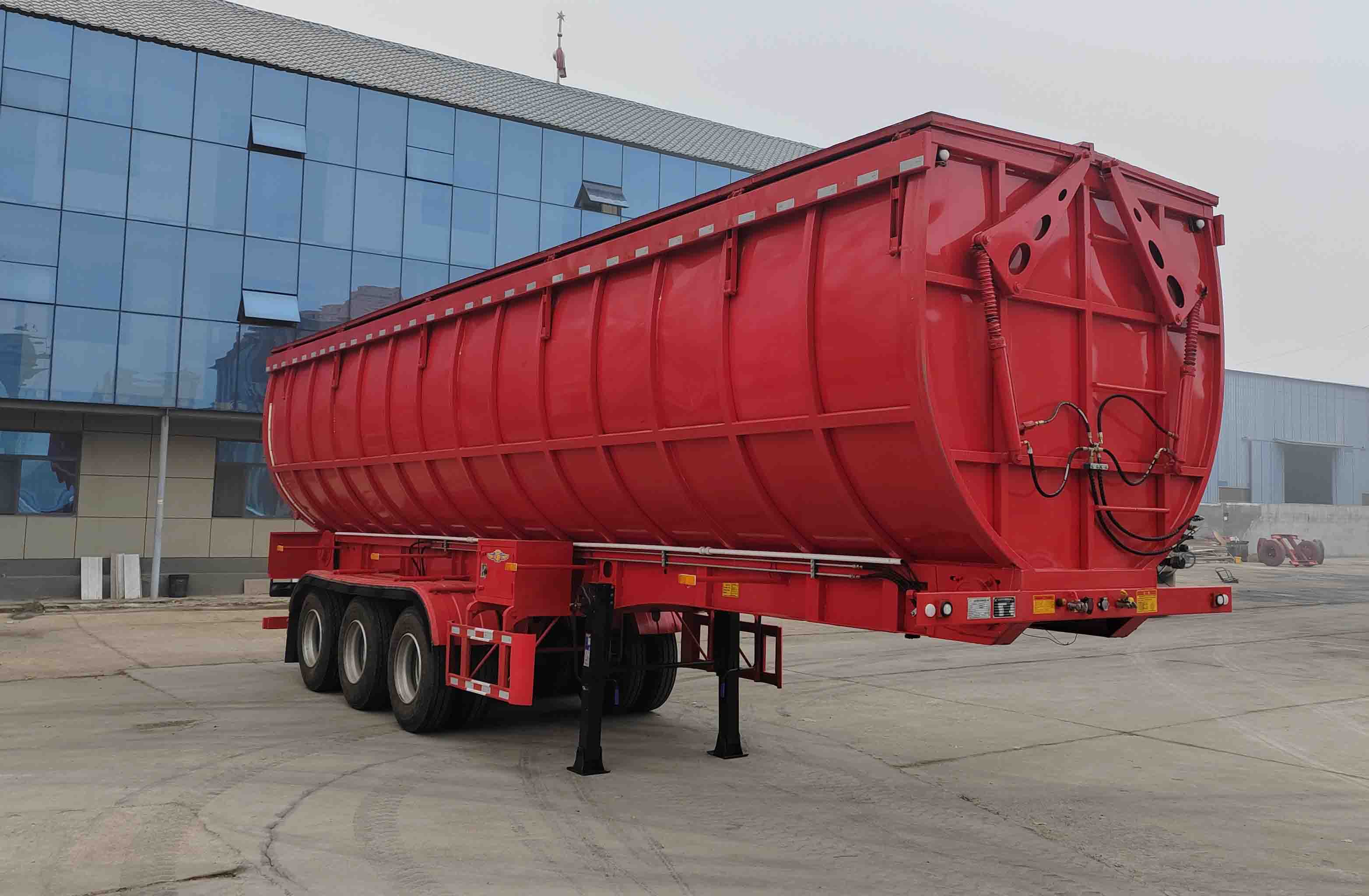 骏华兴牌11米32.4吨3轴散装粮食运输半挂车(LJH9400ZLS)