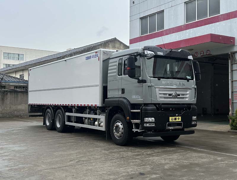 华东牌CSZ5260XYC-BLS6运钞车