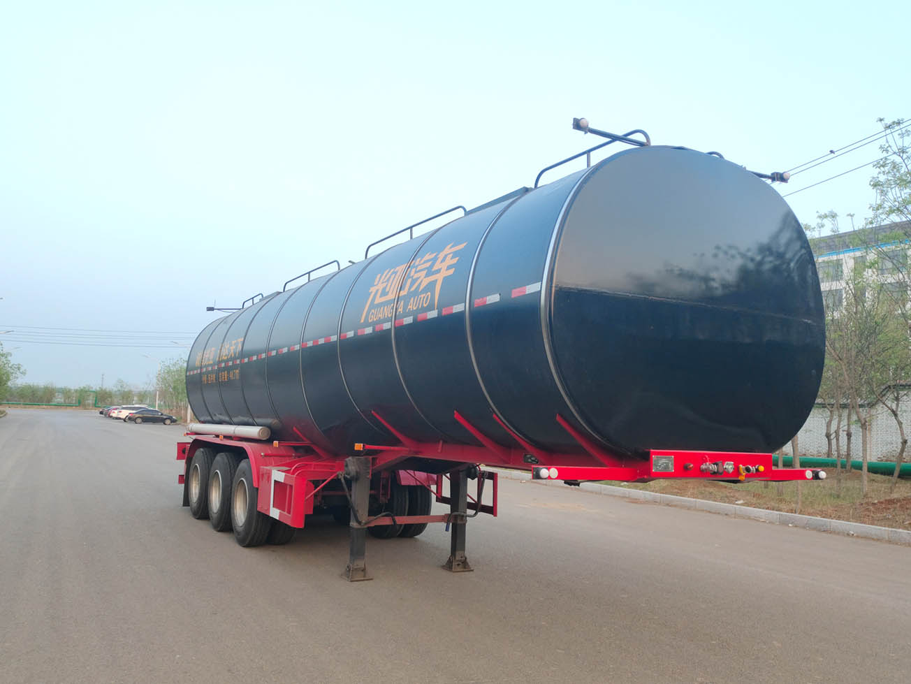 光亚通达牌10.7米32.5吨3轴普通液体运输半挂车(JGY9403GPG)