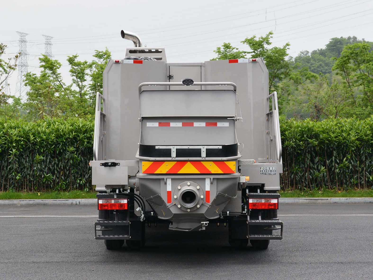 中联牌ZLJ5160THBFF车载式混凝土泵车公告图片
