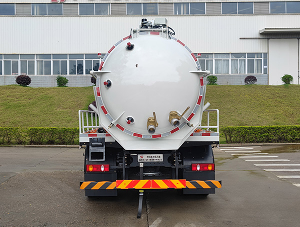 福龍馬牌FLM5180GXWDLFCEV燃料電池吸污車公告圖片