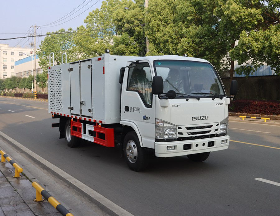 中汽力威牌HLW5070TSCQL6鲜活水产品运输车