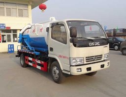 吸污车