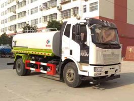 洒水车