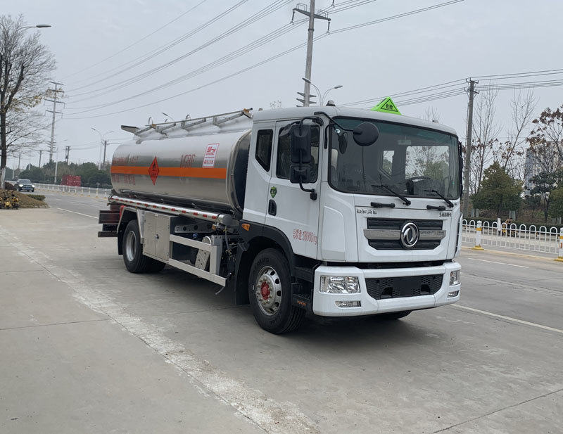 楚飞牌CLQ5181GYY6A铝合金运油车