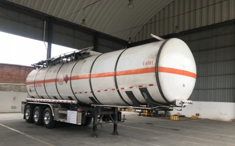 永强牌12.3米32吨3轴易燃液体罐式运输半挂车(YQ9406GRYCY2)