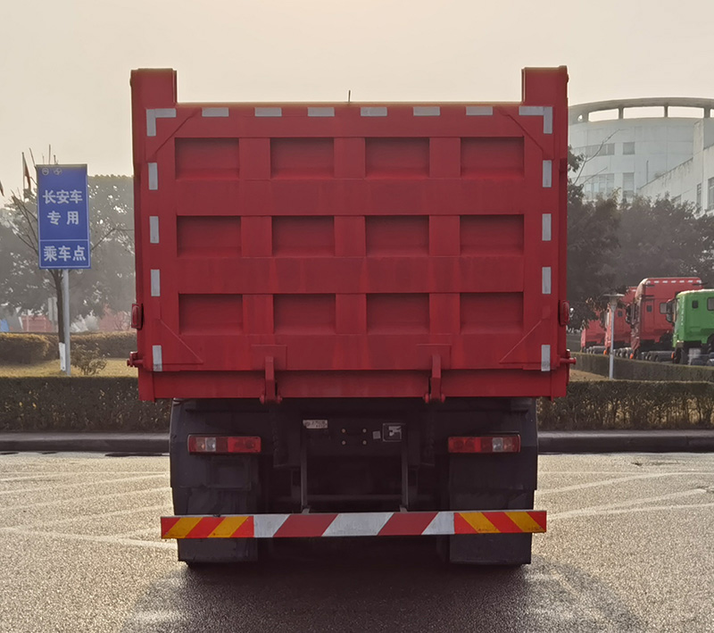 CQ3257SD12474 红岩牌420马力后双桥,后八轮柴油7.1米国六自卸汽车图片