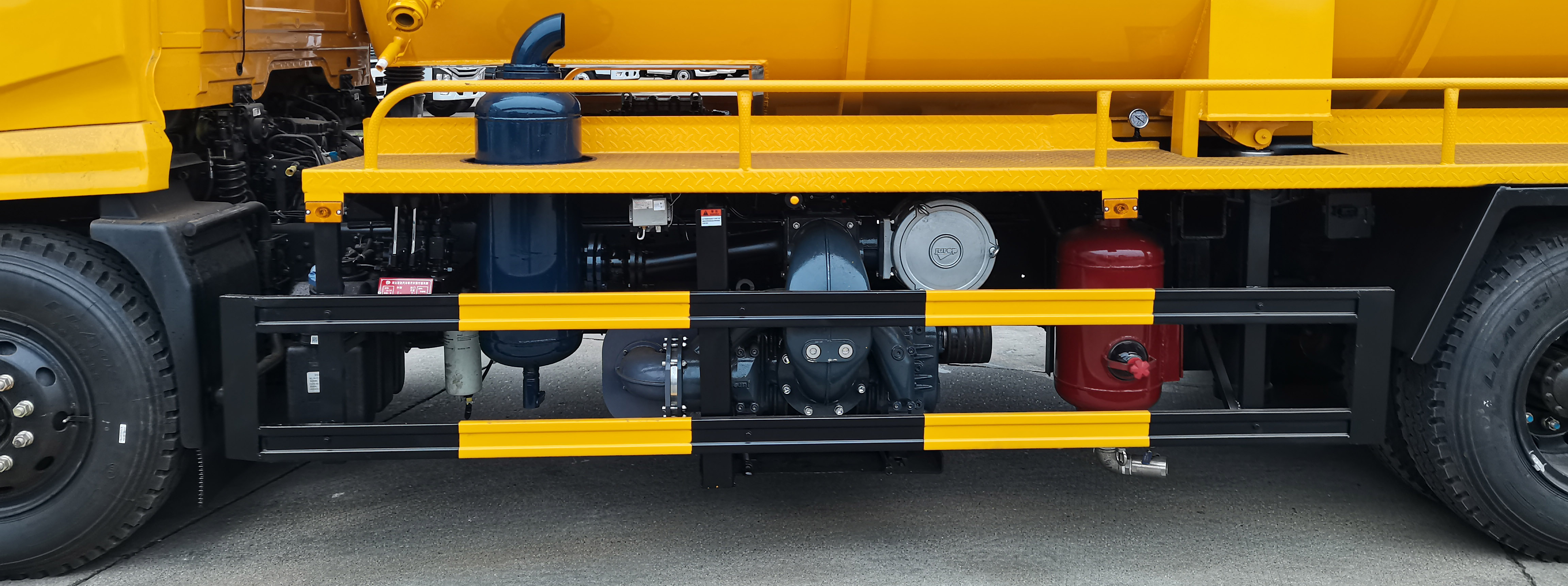 楚勝牌CSC5181GQWS6清洗吸污車(chē)公告圖片