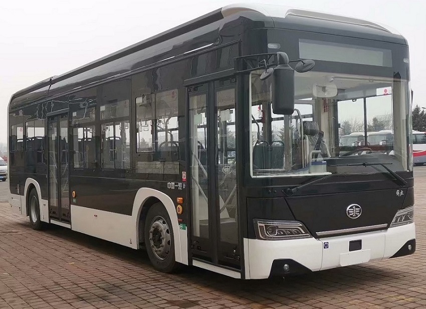 解放牌10.5米24-28座纯电动低入口城市客车(CA6101URBEV1)
