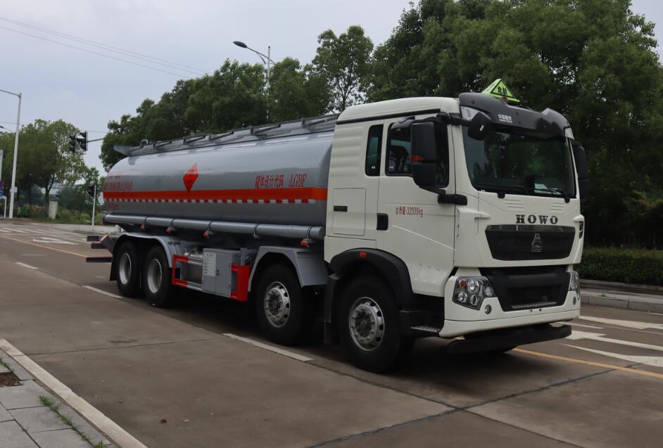 中汽力威牌HLW5320GYYZ6运油车