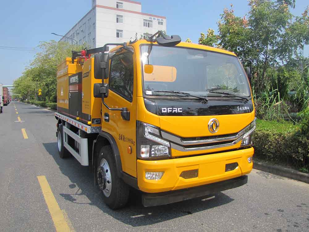 浙通牌LMT5123TYHZ路面养护车