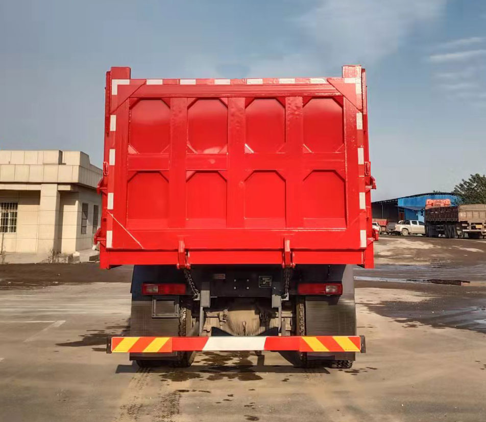 红岩牌CQ5257ZLJEV11504自卸式垃圾车公告图片