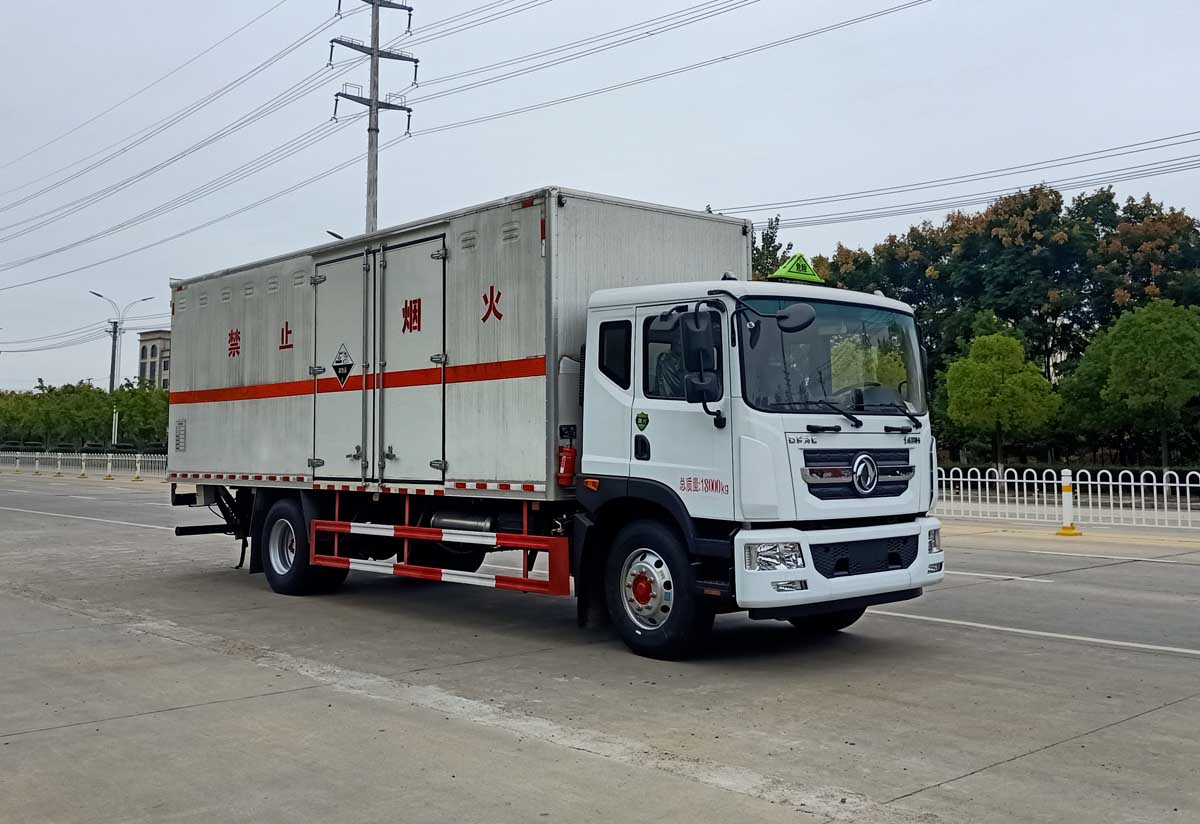 楚飞牌CLQ5180XFW6E腐蚀性物品厢式运输车