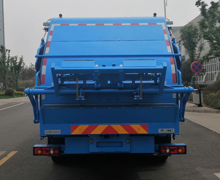 宇通牌YTZ5183ZYSD0BEV純電動壓縮式垃圾車公告圖片