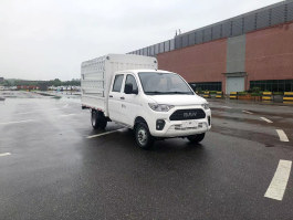 仓栅式运输车