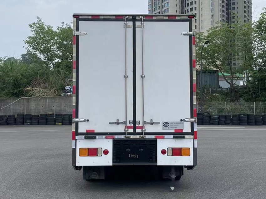 飞驰牌FSQ5041XLCEFCEV3燃料电池冷藏车公告图片