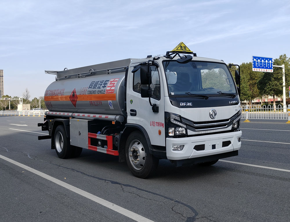 专威牌HTW5120GJYEQ6加油车