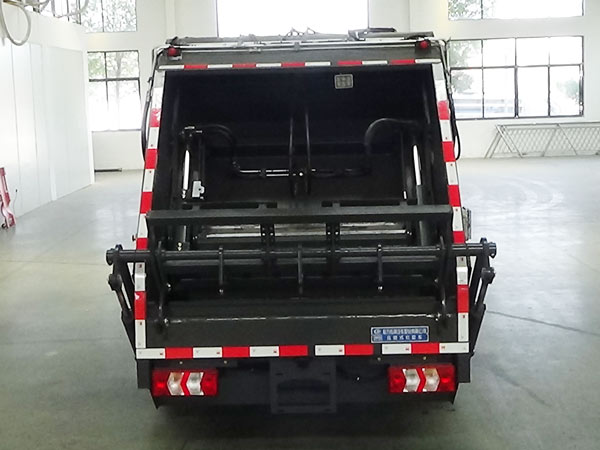 程力威牌CLW5080ZYSAHJ壓縮式垃圾車公告圖片