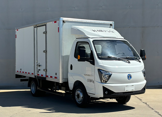 飛碟牌FD5041XXYD66BEV-1純電動(dòng)廂式運(yùn)輸車公告圖片