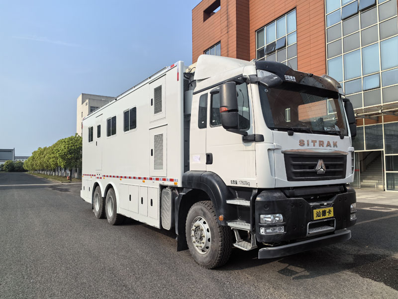 中驰威牌CEV5184XZH指挥车