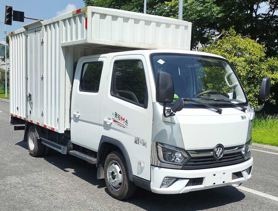 福田牌BJ5044XXY9AC6-AB2厢式运输车