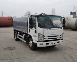 吸粪车
