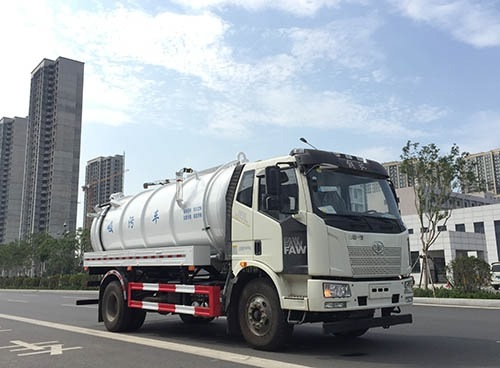 圆易牌JHL5180GXWF吸污车