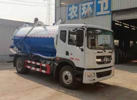 吸污车