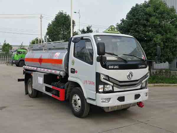 楚胜牌CSC5075GYY6A运油车