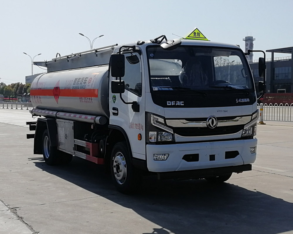 楚胜牌CSC5125GYY6AC运油车