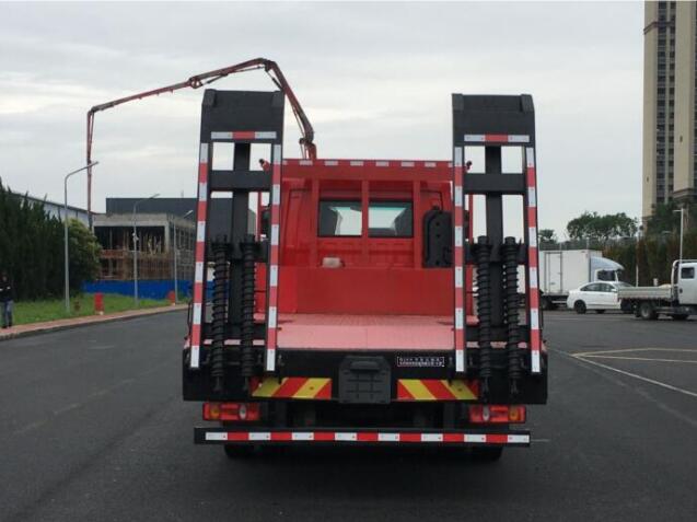 東風(fēng)牌DFV5163TPBGP6D1平板運(yùn)輸車(chē)公告圖片