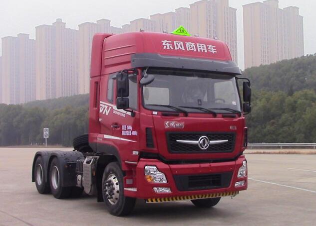 东风牌 471马力 危险品牵引汽车(DFV4257GW6D1)